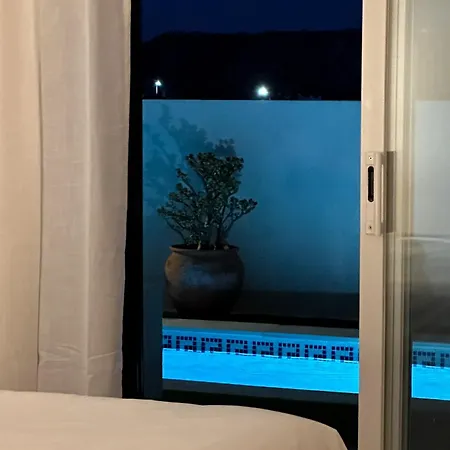 Agora Villa Luz